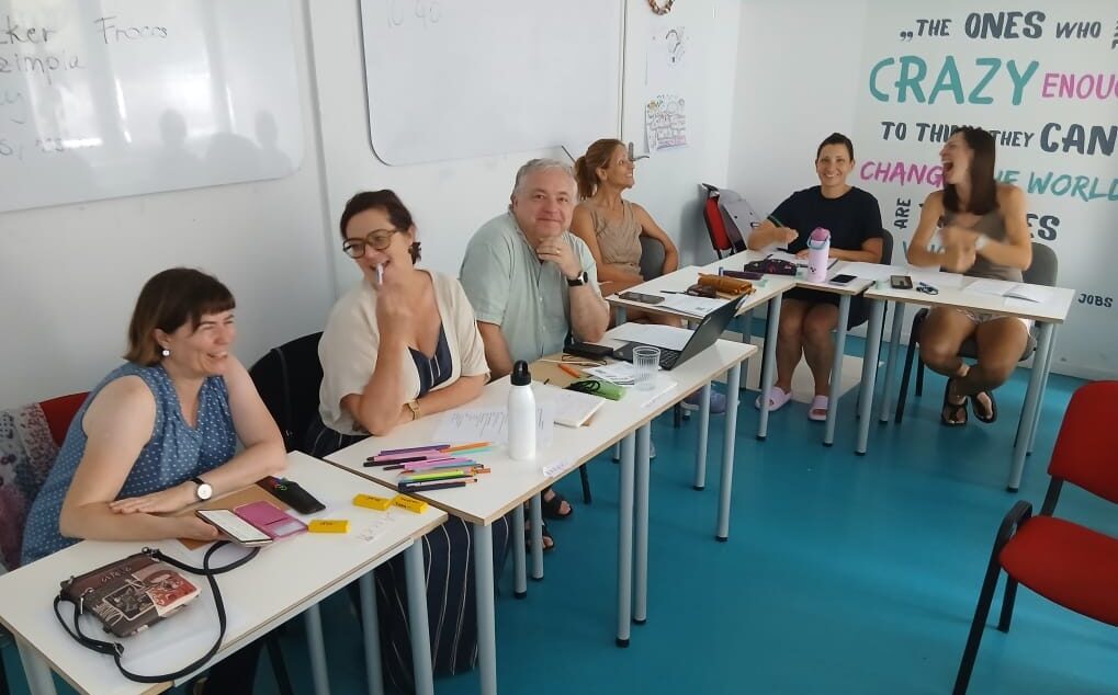 VIKC užbaigia  Erasmus+ programos projektą „Mokytojo vaidmens transformacija greitai kintančiame pasaulyje“ Erasmus+ projektas 2025-1-LT01-KA122-ADU-000327204 